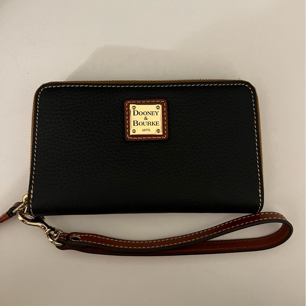 Dooney & Bourke zip around wallet